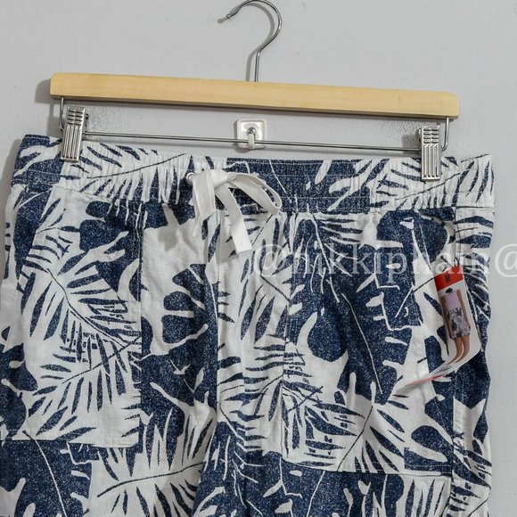 NWT Nautica Ladies' Linen Blend Pull-On Short in  Multi - Picture 3 of 5